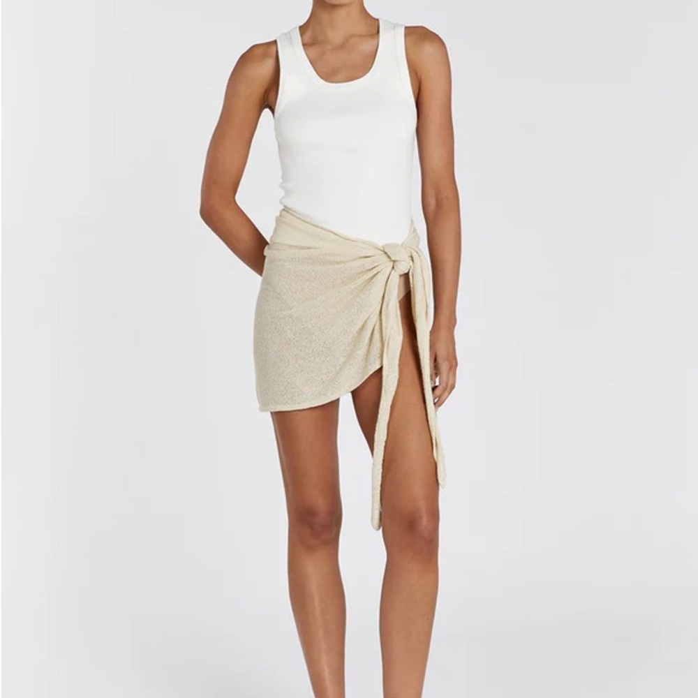 NWT DISSH bree knit sarong